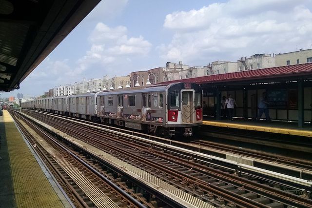 A 4 train in the Bronx